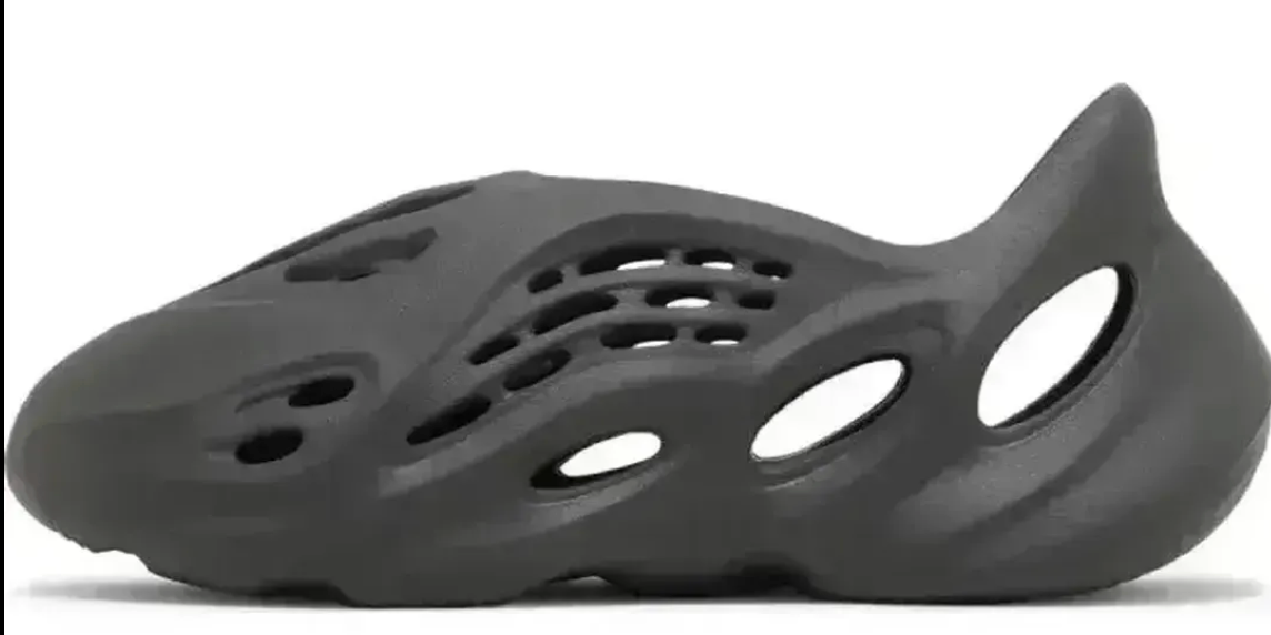 Yeezy Foam Runner- Carbon